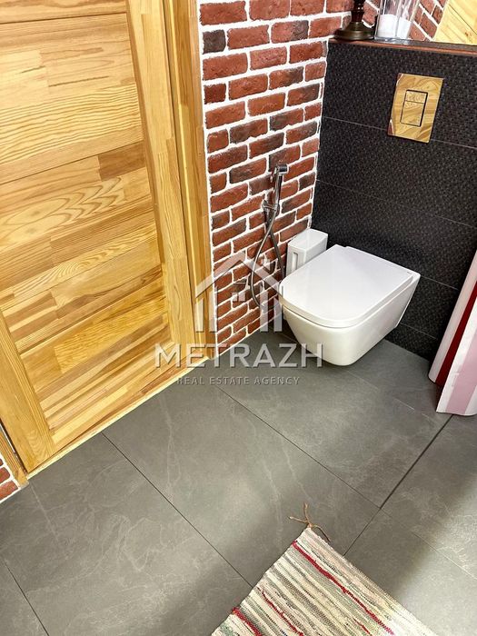 Світла та простора 2-кімнатна. Зручний р-н, готова до продажу!