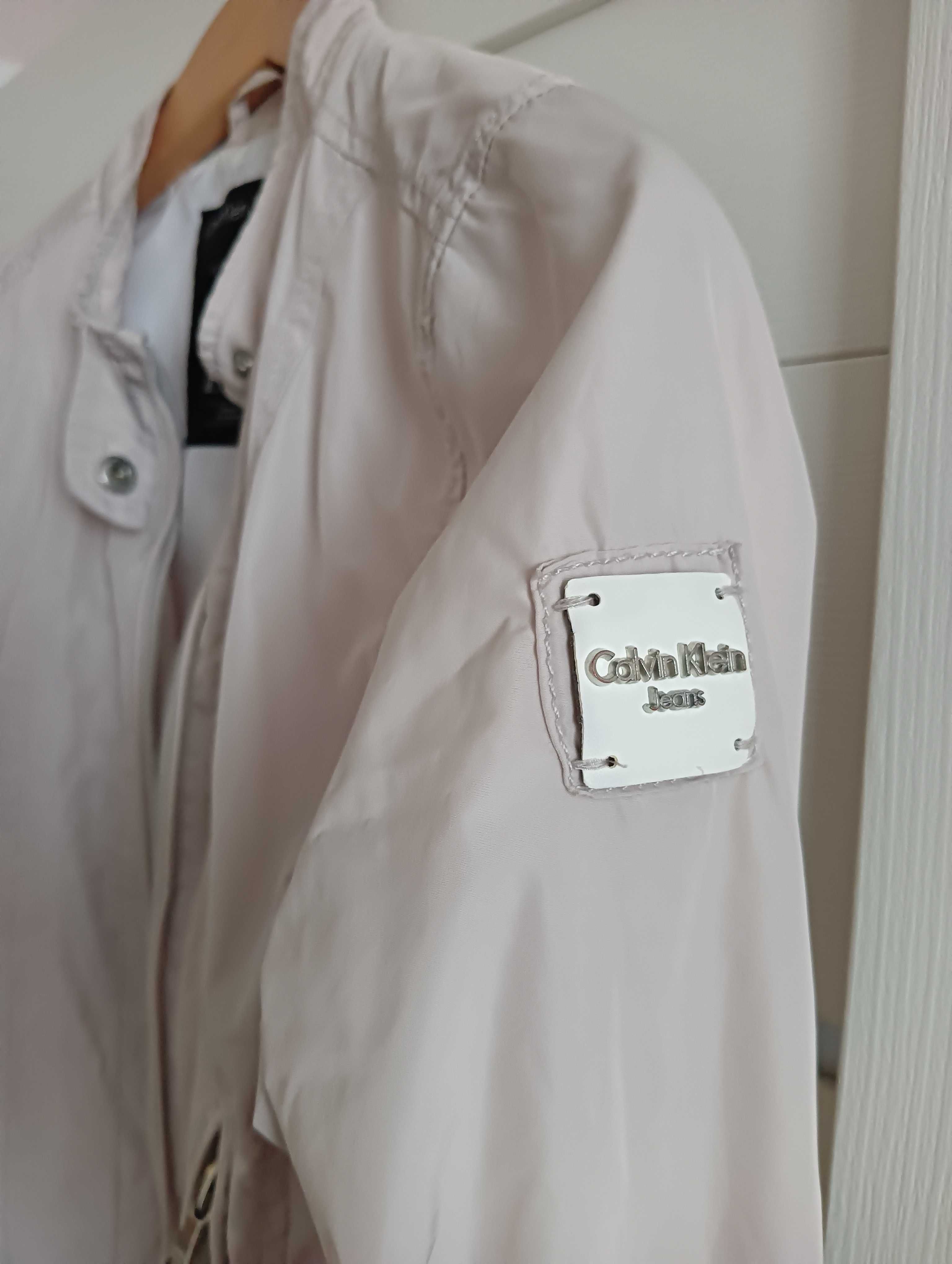 Курточка бежевая пластика Calvin Klein, оригинал