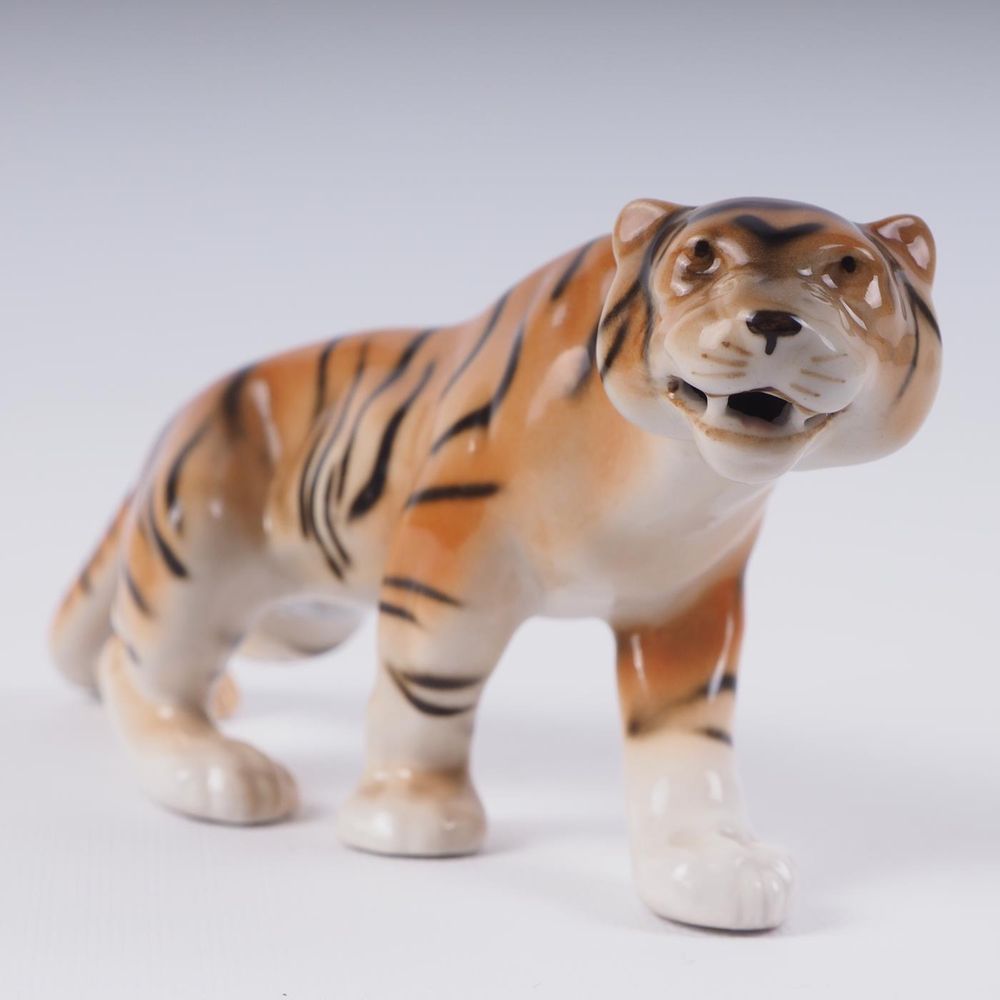 Figurka porcelanowa Tygrys Royal Dux Czechosłowacja lata 60-te