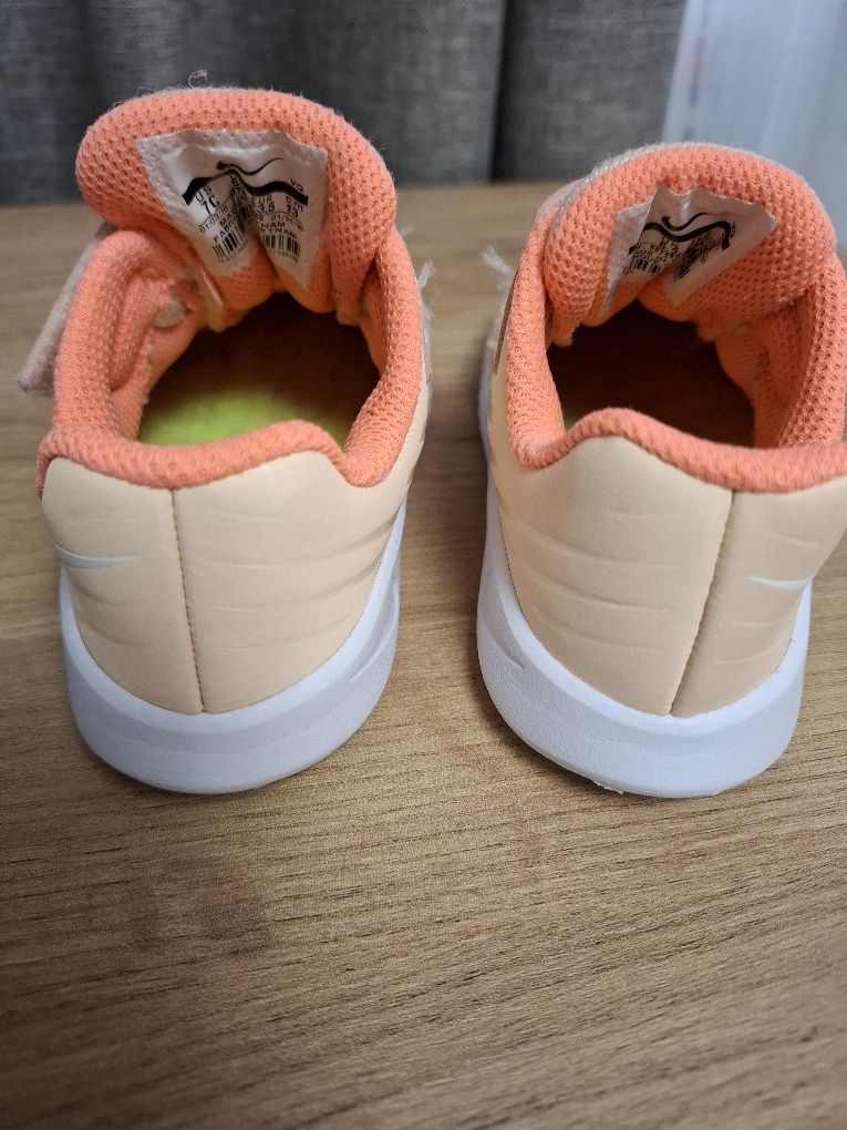 Кроссовки Nike 23.5