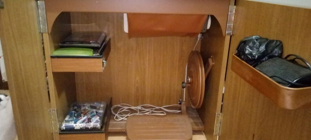 Máquina de costura da marca SINGER
