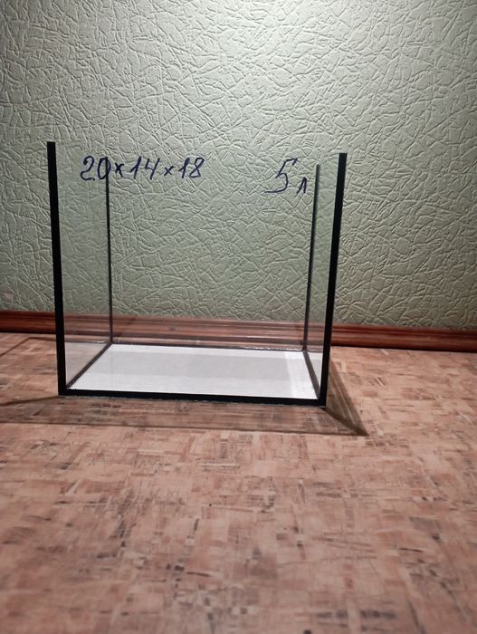 Аквариум 5л - 200грн ( новые )