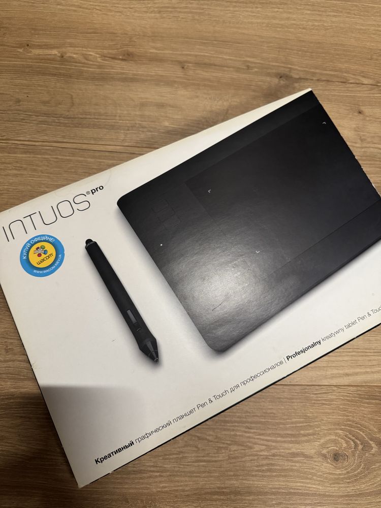 Графічний планшет Wacom Intous Pro Small