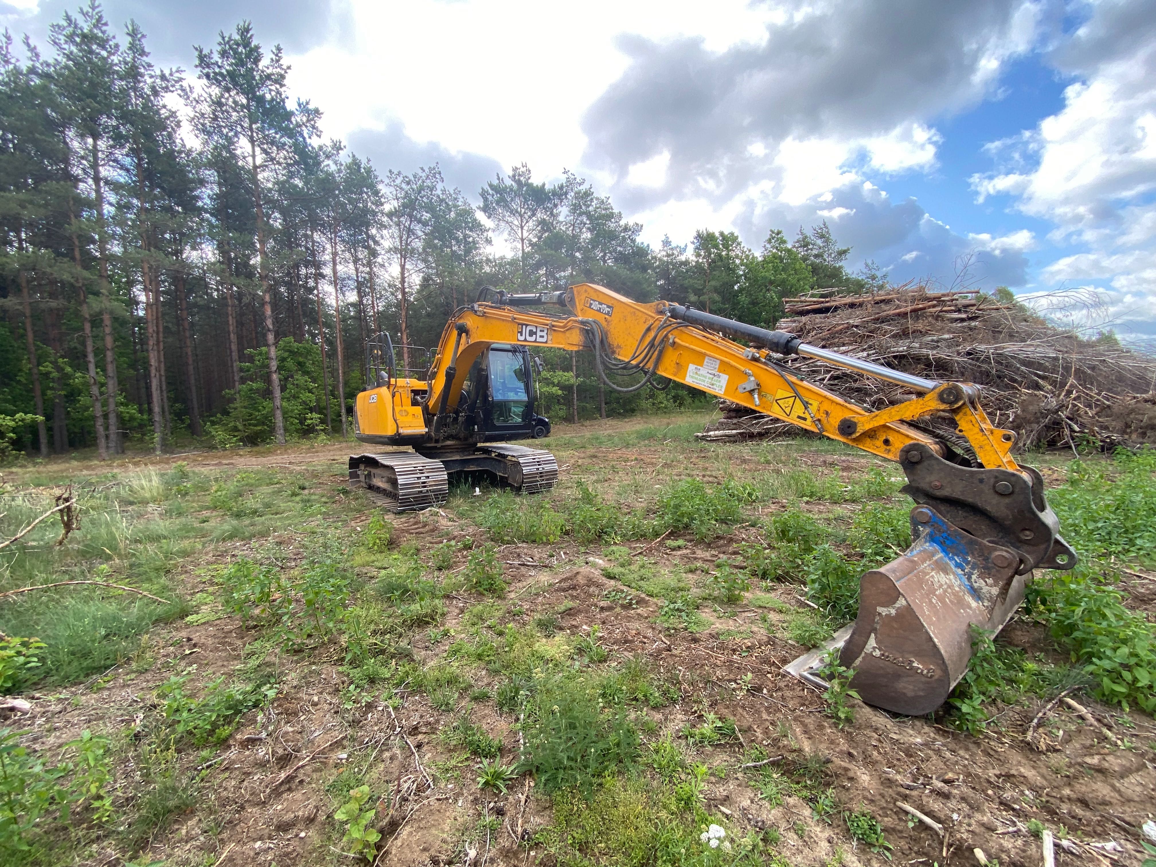 Koparka JCB JS 131 + Głowica ściankowa