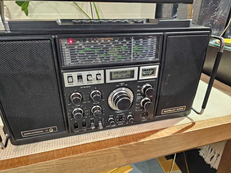 Grundig Satellit 2400