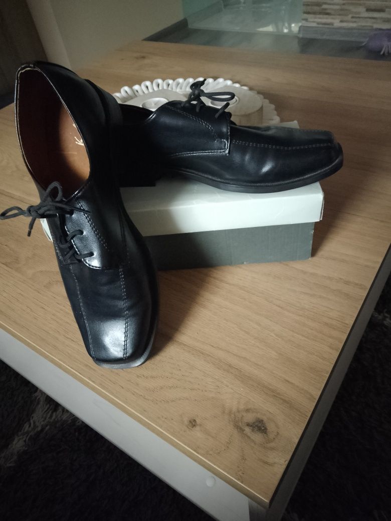 Buty wizytowe 36 nowe.