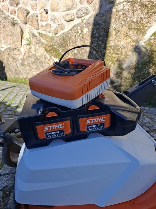 Corta relva Stihl RMA765V