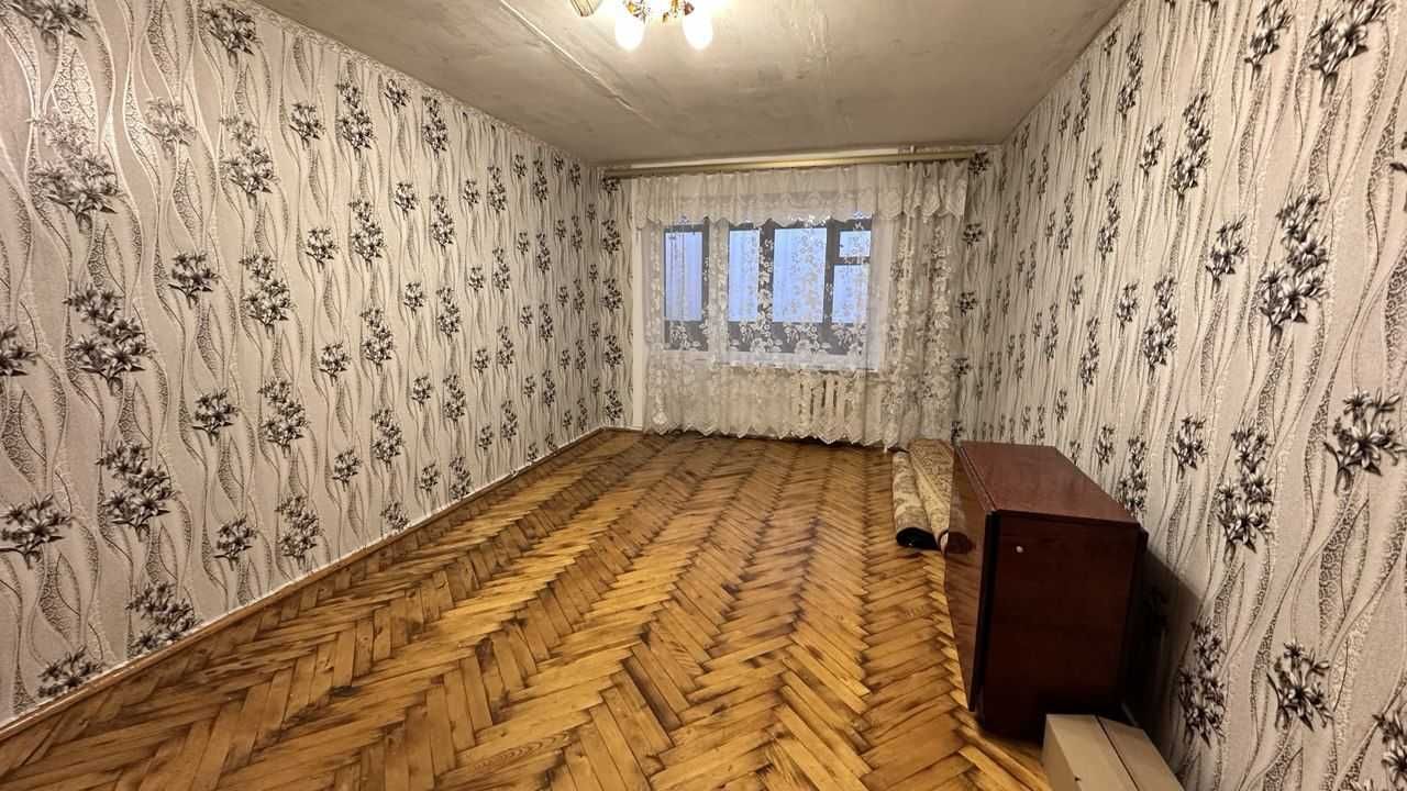 2 кім з КОСМЕТИКОЮ район НЕЗАЛЕЖНОСТІ (Титова) (712420)