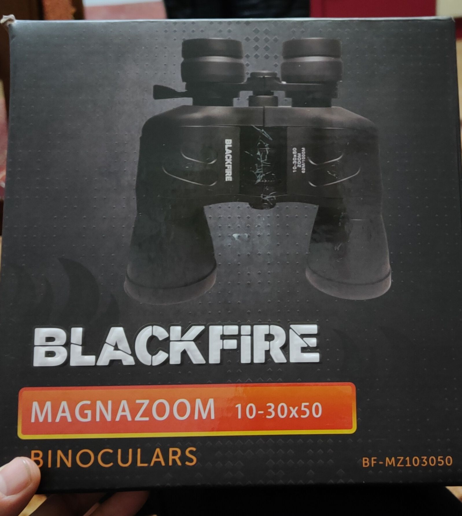 Бінокль Blackfire Magnazoom 10-30x50.