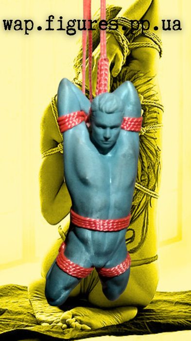 Шибари парень.Подвеска в авто.