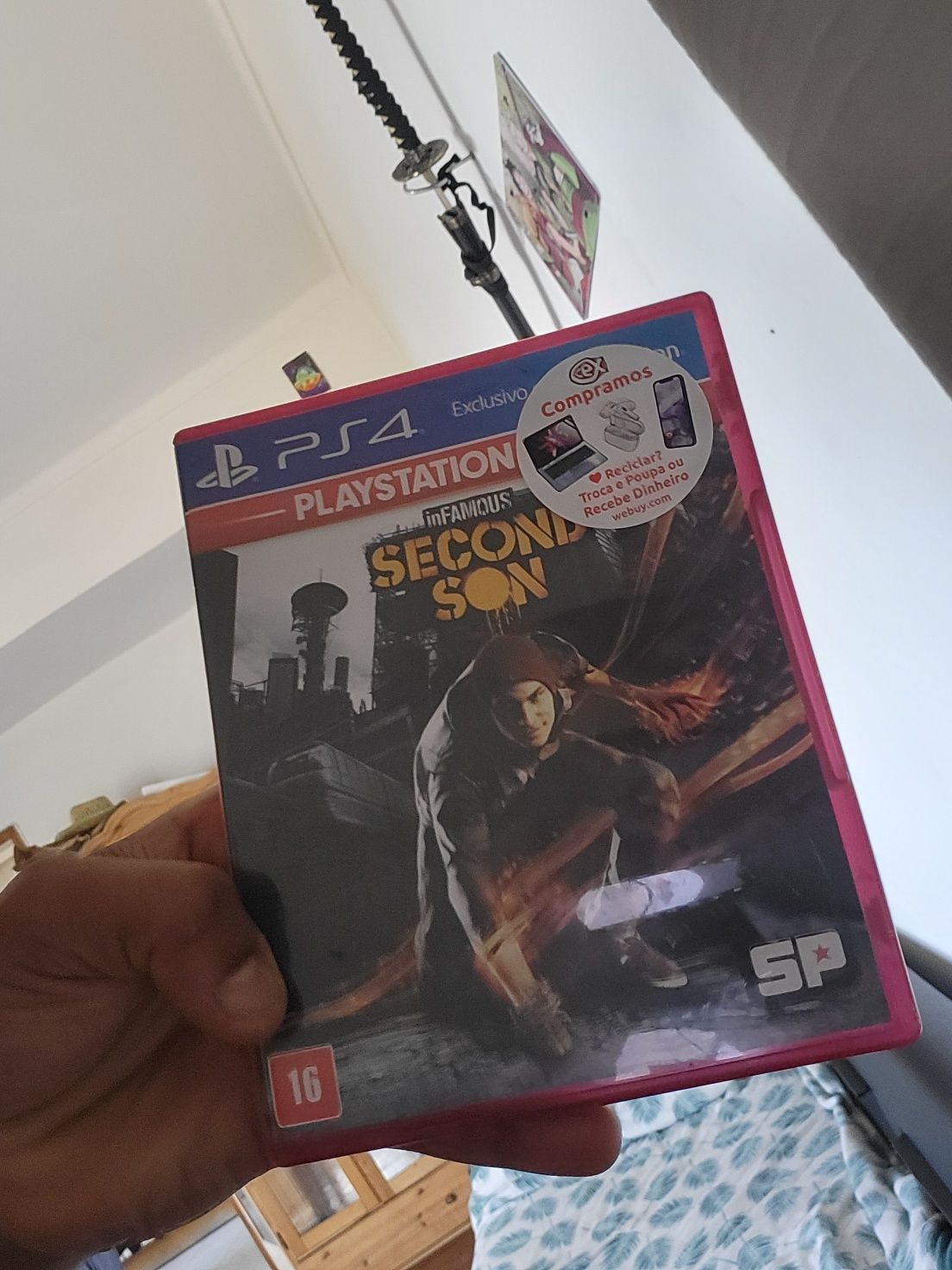 Playstation 4 branca pérola