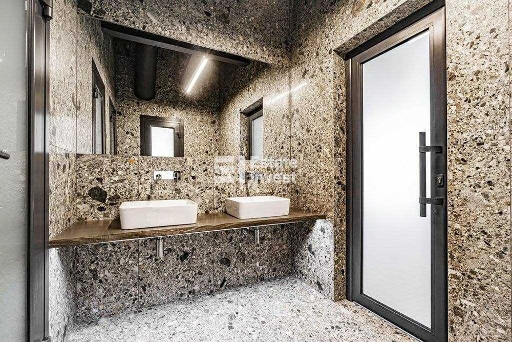 Здам приміщення в сучасному БЦ, за адресою: вул. Манізера, 8.