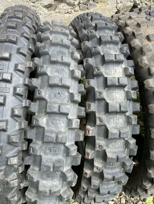 Продам мото резину 14/16/задні 19