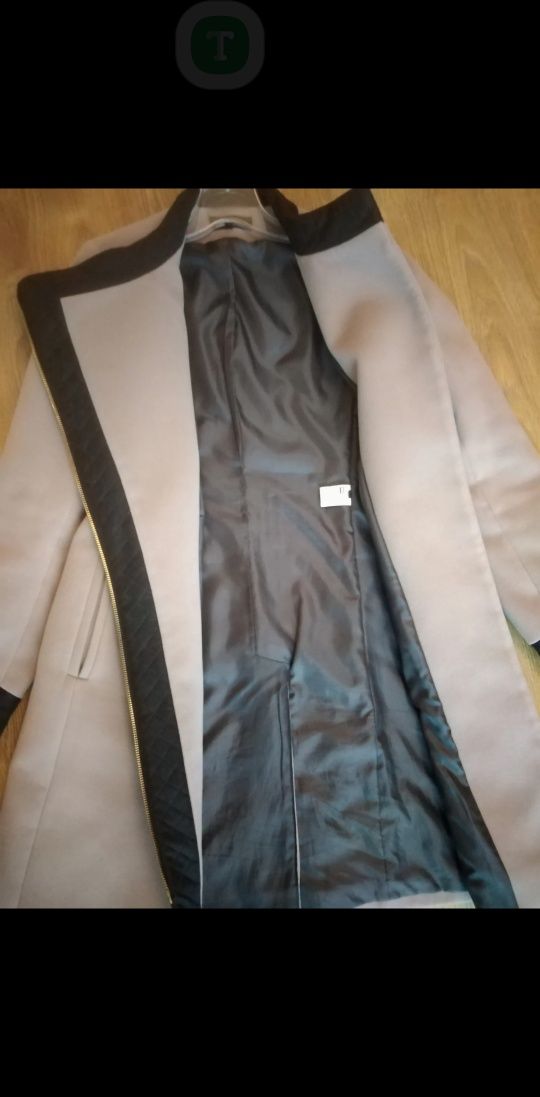 Beżowy elegancki płaszczyk rozmiar S/36