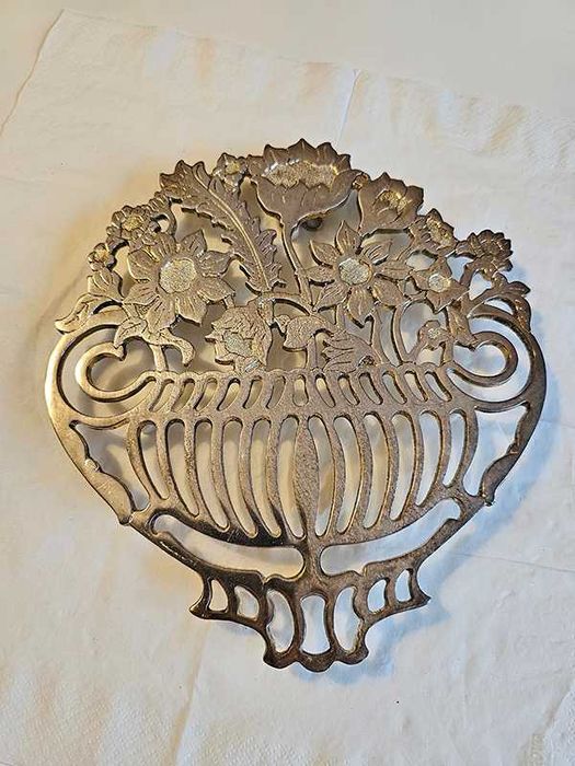 Base para tachos em zinco, Piero Maestri, Italia