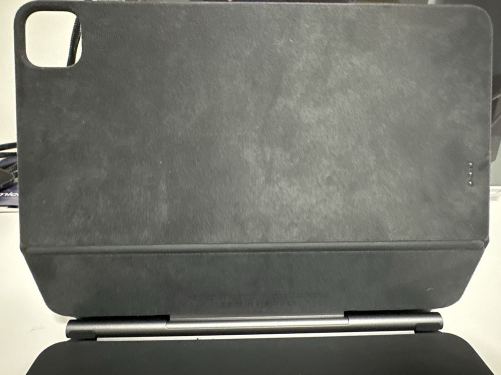 IPAD Pro 11 + Keyboard (Wi-fi + tlm) - 256 Gbs