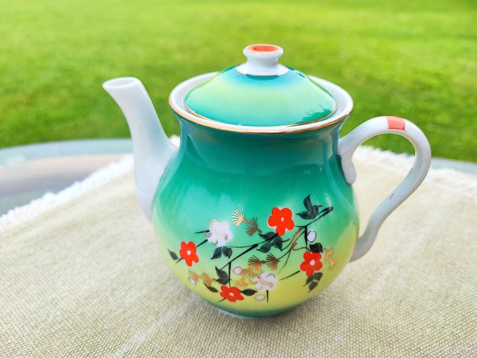 Dzbanek do herbaty.Stara porcelana BARANÓWKA 1950 Lat