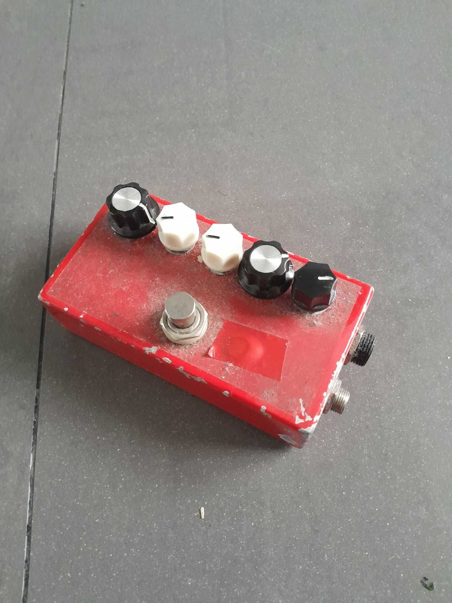 Clone Z.VEX Fuzz Factory (Pedal guitarra)