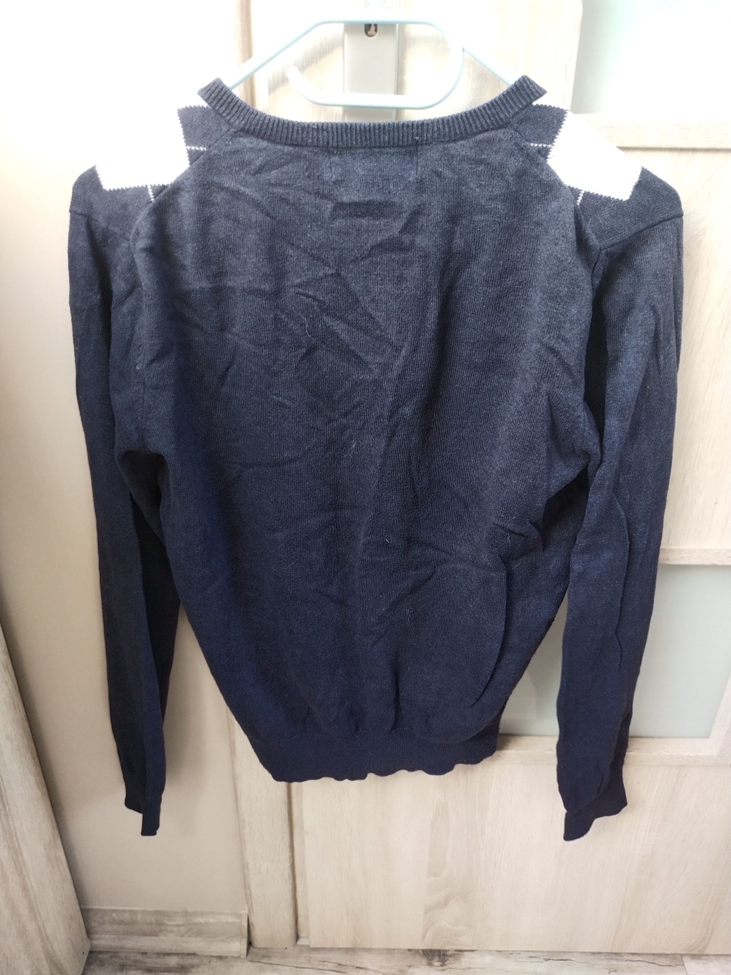 Sweter w serek rozm. S/M 60% bawelna