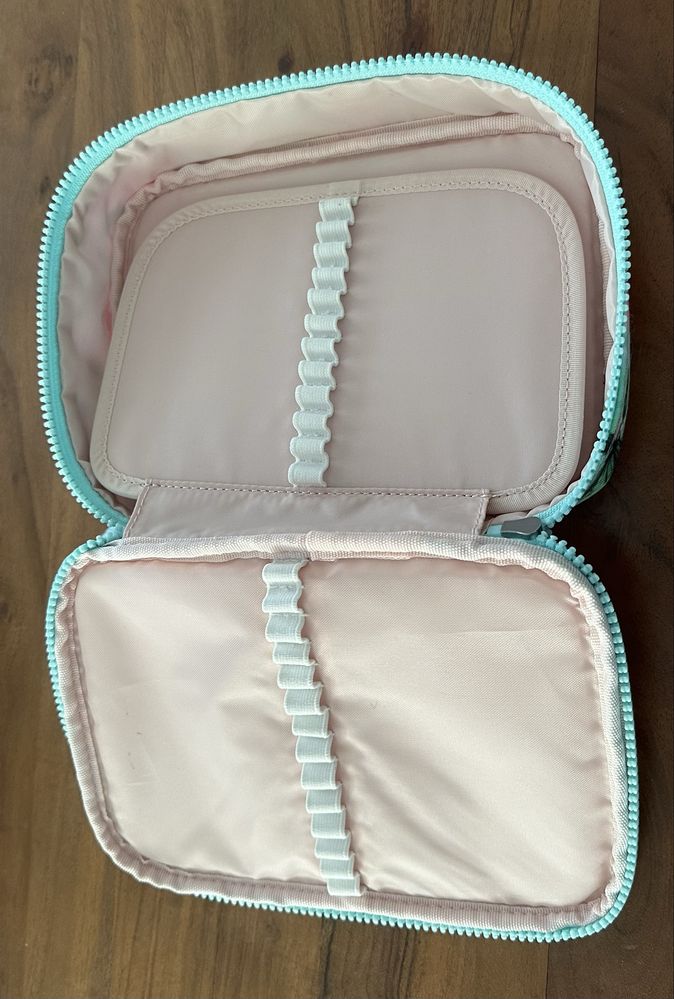 Kit escolar Kipling novo