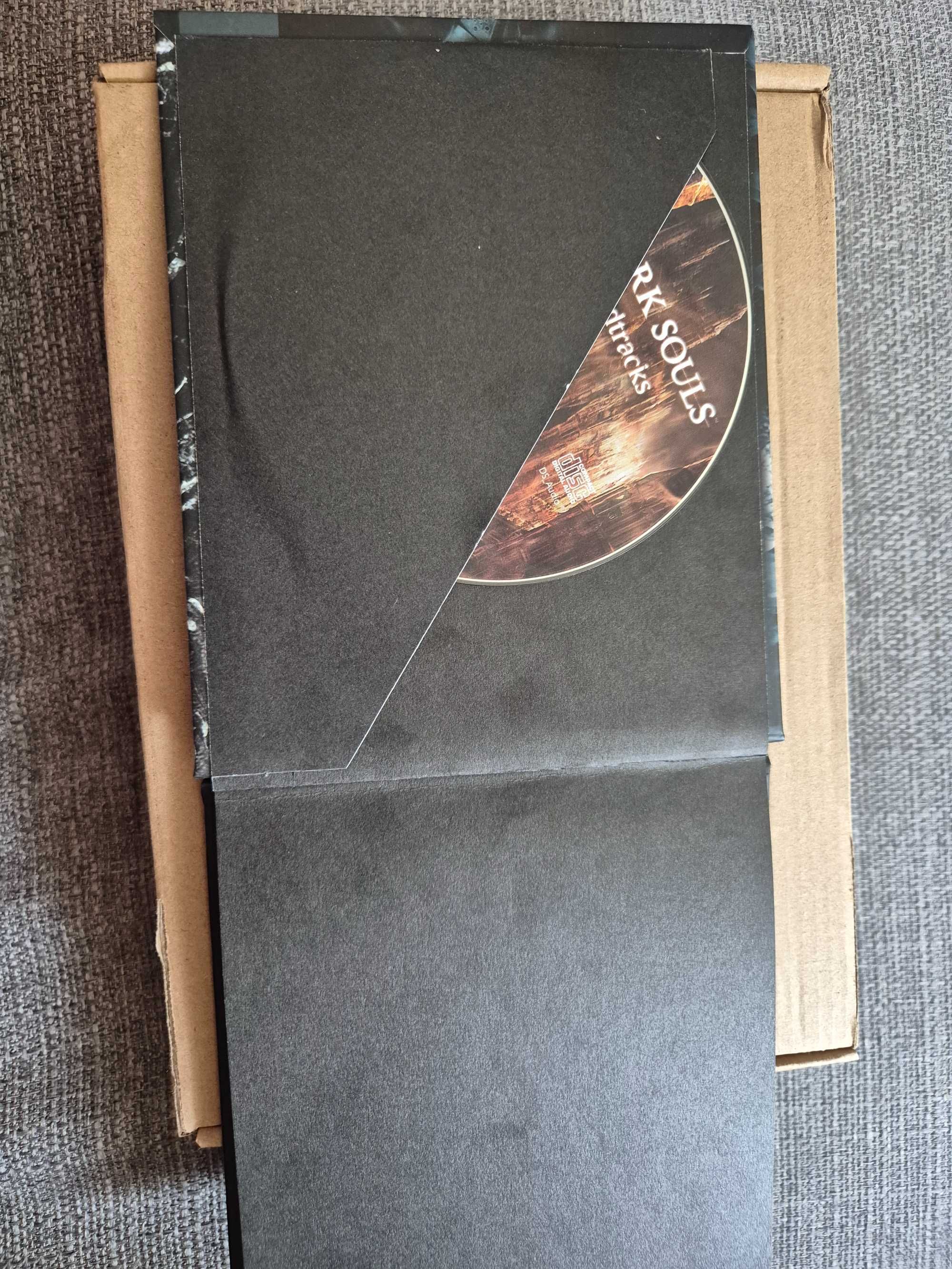 Dark Souls mini art book i płyty z muzyką i making of
