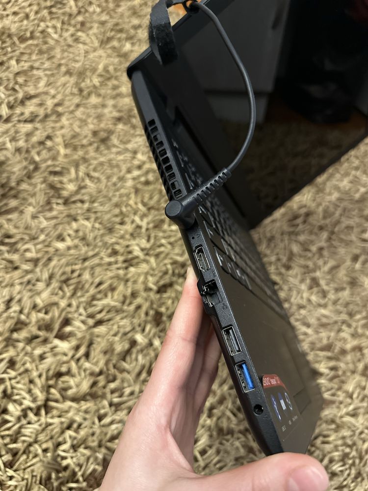Ноутбук •Lenovo Ideapad 110-15ACL- в хорошому стані