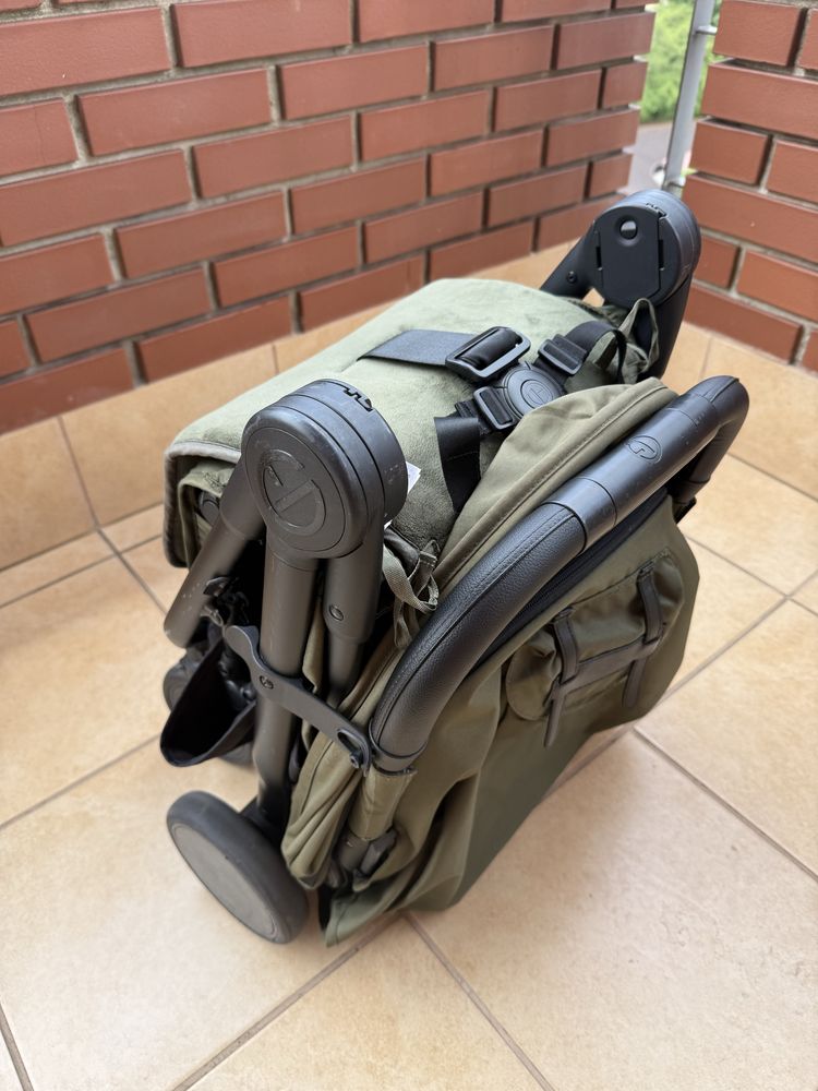 Wózek spacerowy Elodie Details Mondo Rebel Green z akcesoriami
