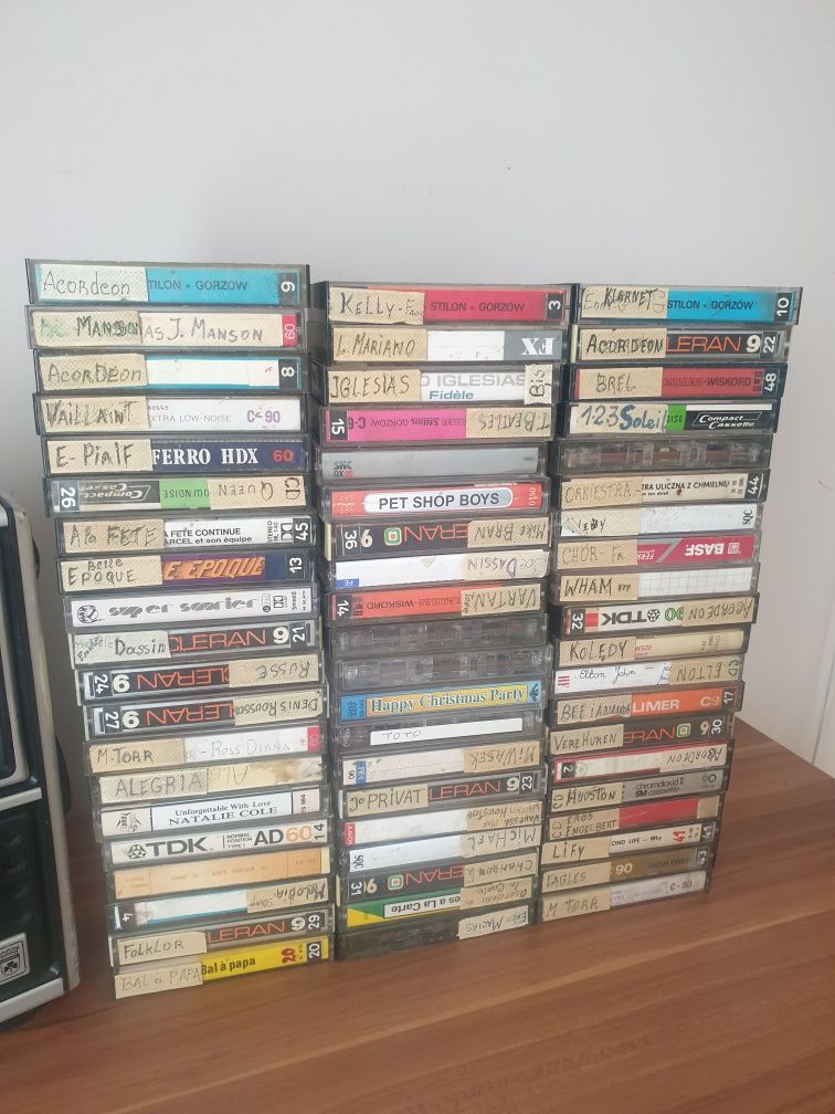 Radiomagnetofon Grundig C 8000 w komplecie z kasetami magnetowonowymi