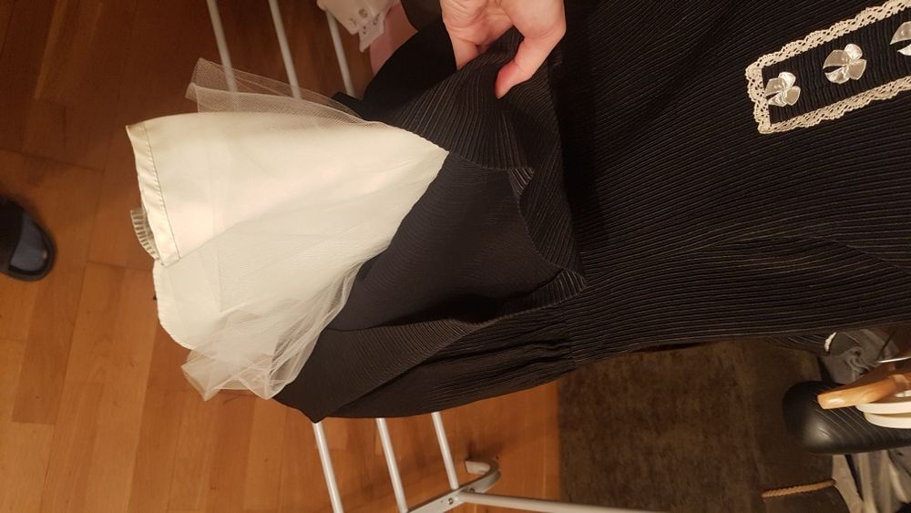 Śliczna czarna sukienka SIMPLE