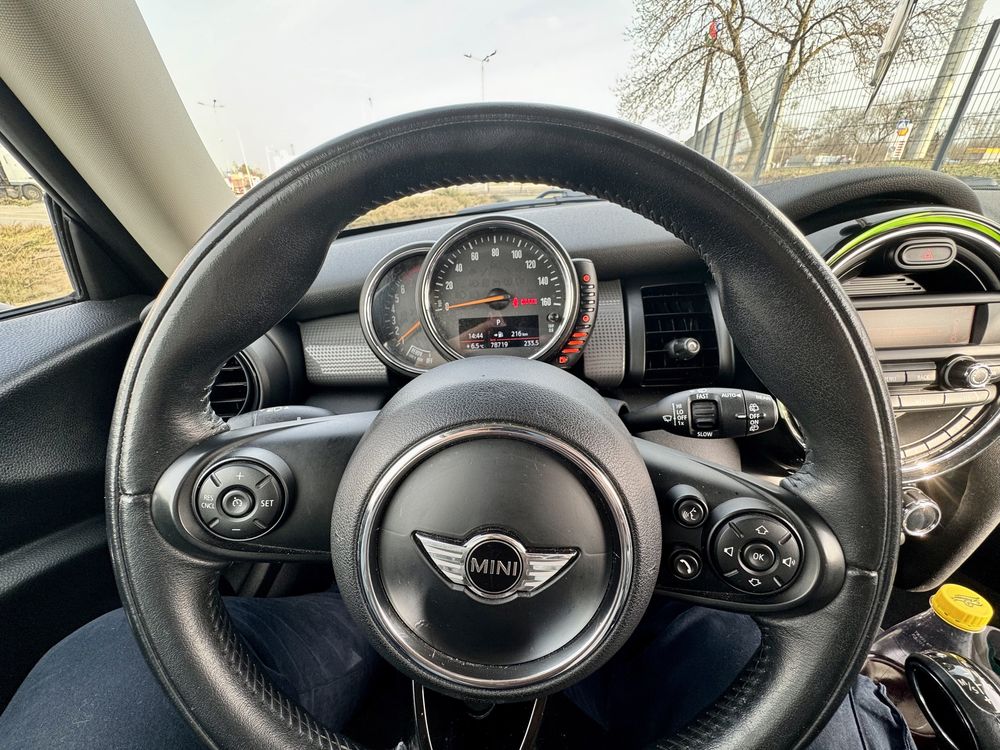 Продам Mini Cooper 1.5 автомат идеал