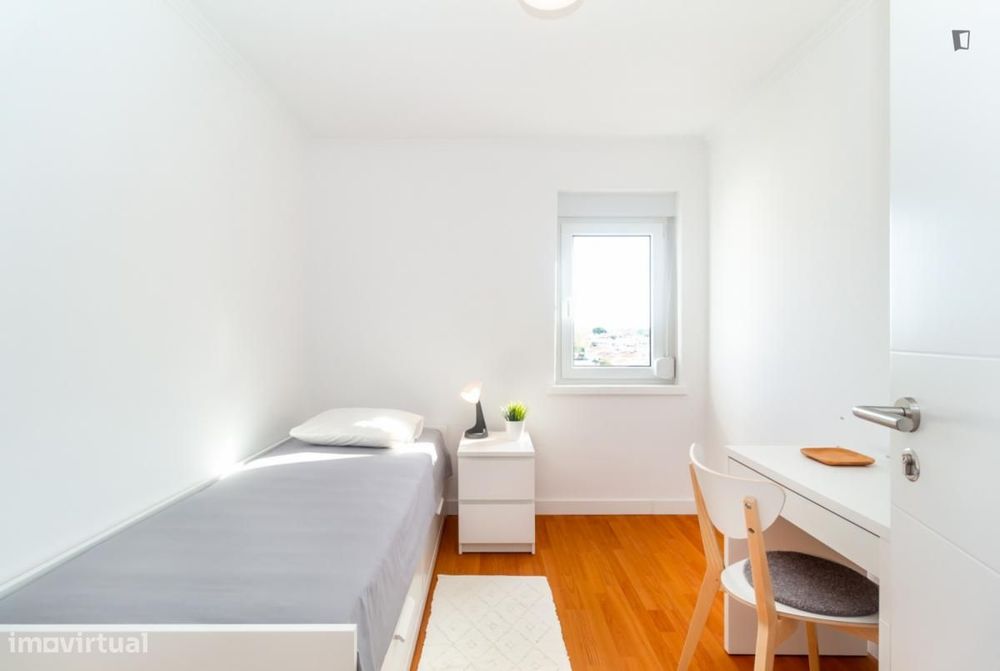 Quarto - localizado em Marvila Lisbon