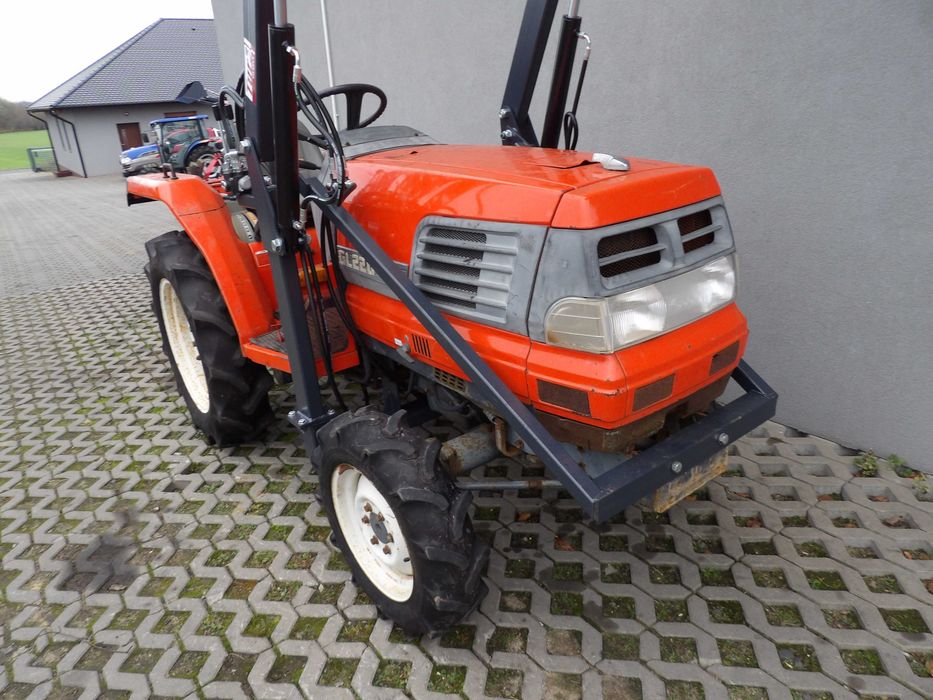 Kubota GL 220 4x4 wspomaganie rewers mini traktor ogrodniczy iseki