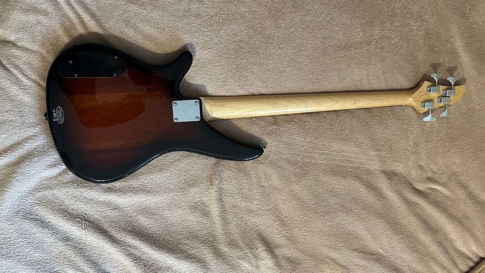 Yamaha trbx 174 бас-гітара