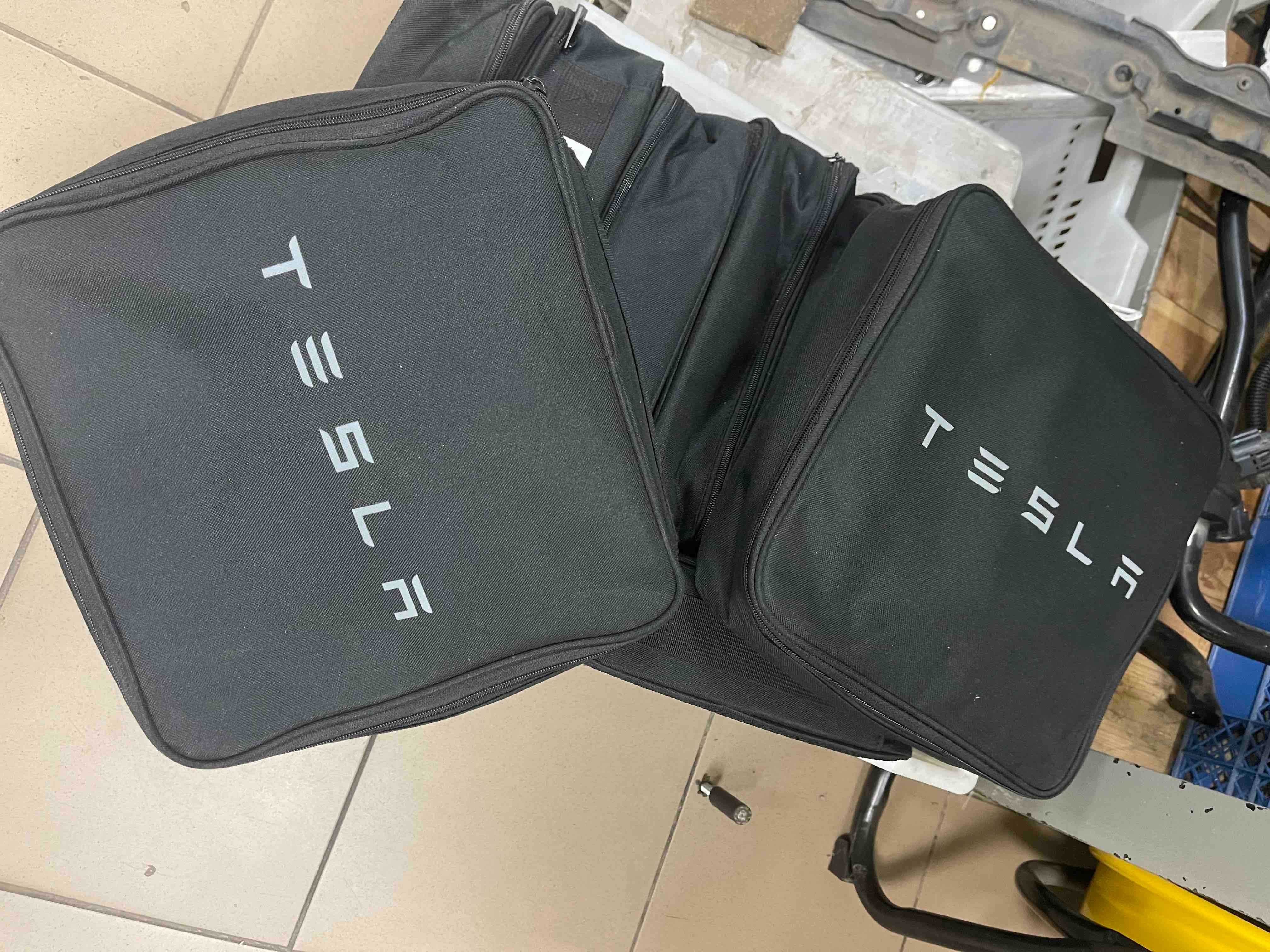 В продаже! Зарядка Tesla (полный комплект, блоки, переходники)