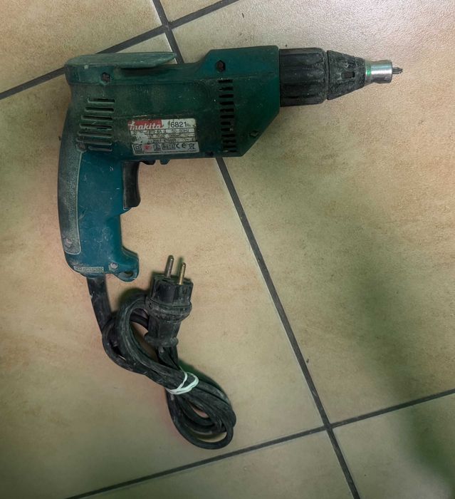 MAKITA Wkrętak do Regipsów 6821