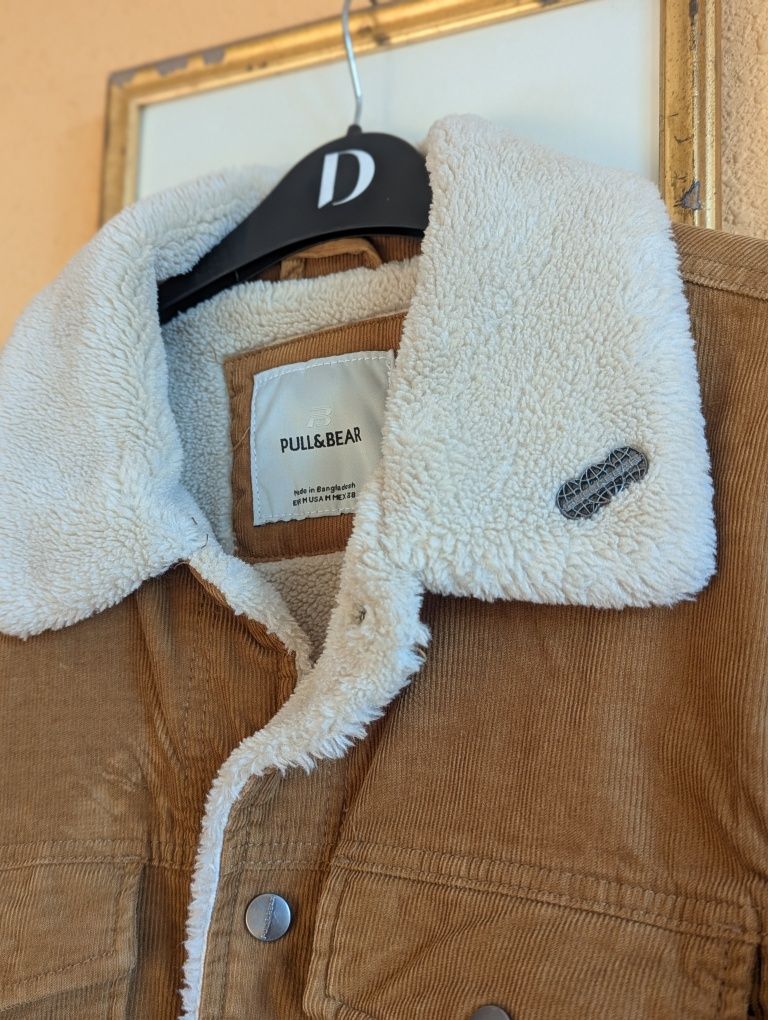 Sztruksowa kurtka na baranku Pull&Bear