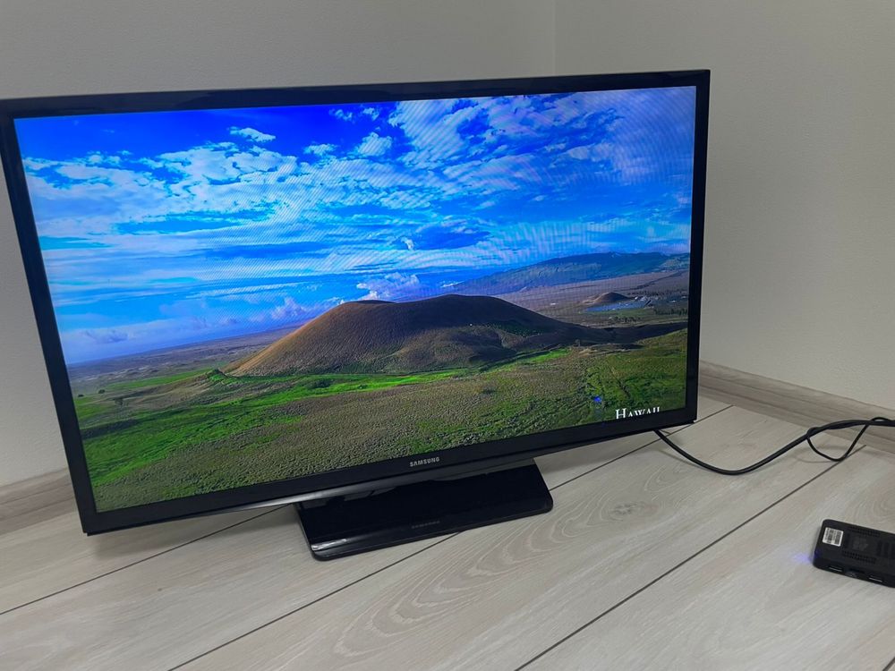 Телевізор SAMSUNG 32 простий