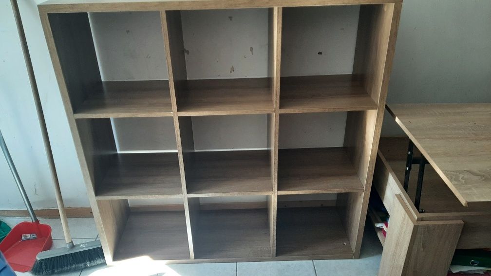 Móvel de 9 cubos