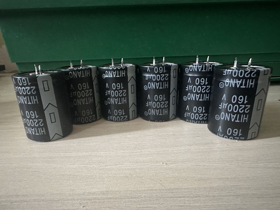 Конденсатор HITANO 2200 мкф 160V