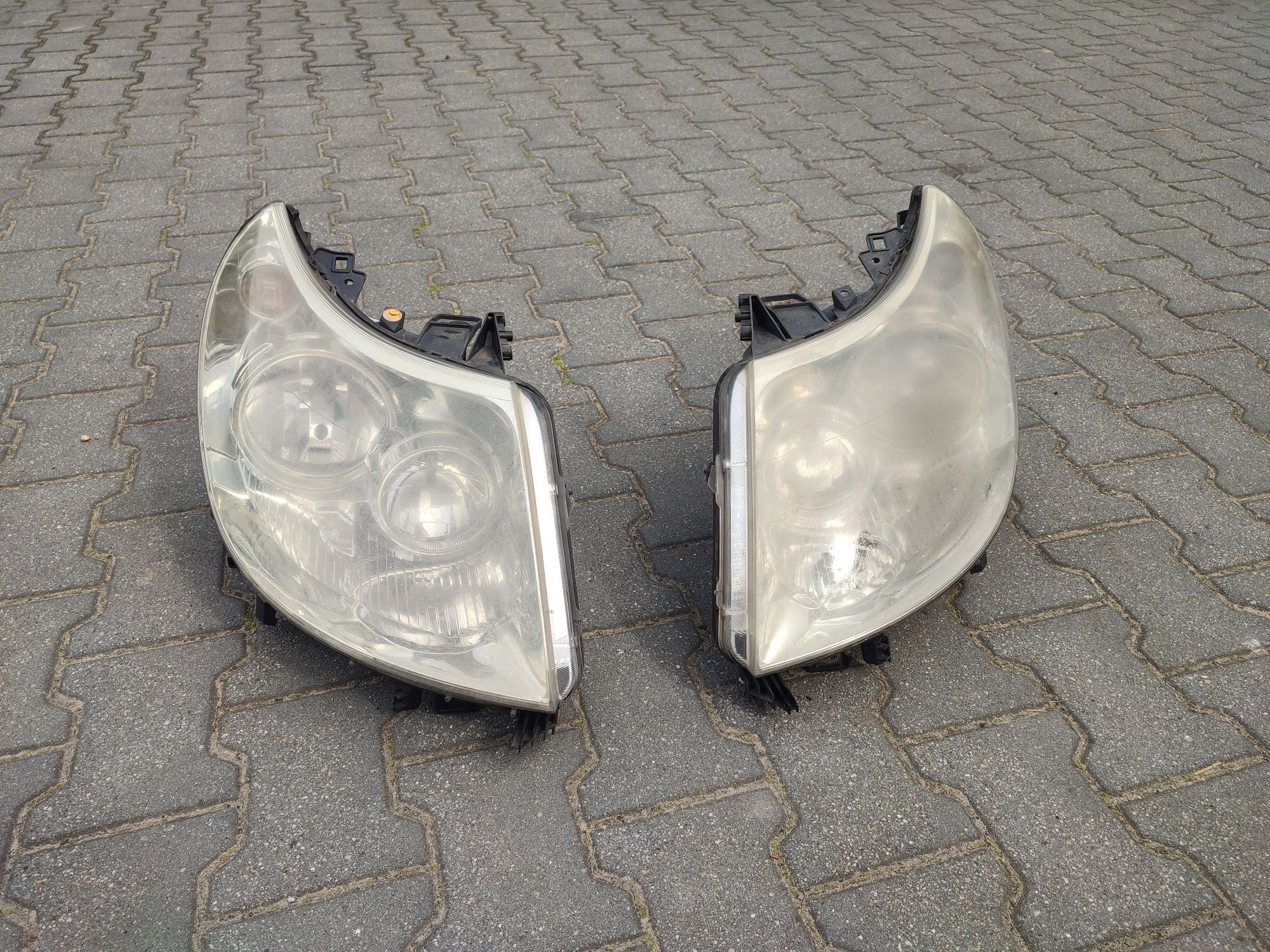 Sprzedam lampy przód Peugeot Boxer
