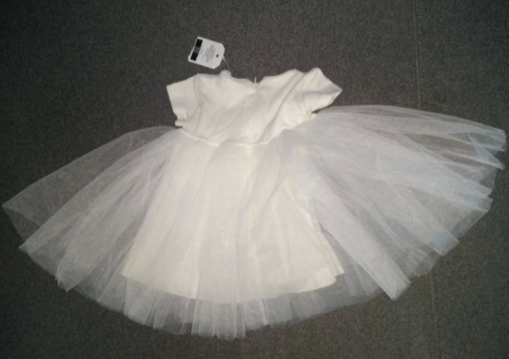 Sukienka na chrzest 68