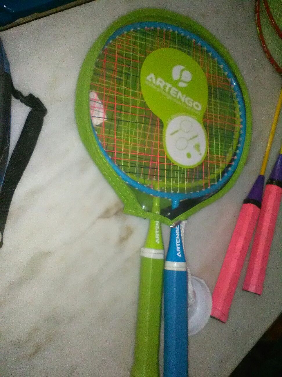 Conjunto de Raquetes e Acessórios Diversos de Badminton