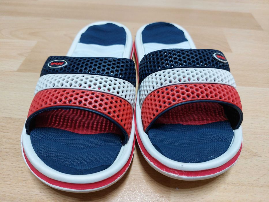 Klapki chłopięce, basenowe, buty, rozmiar 34, długość klapka-20,4 cm