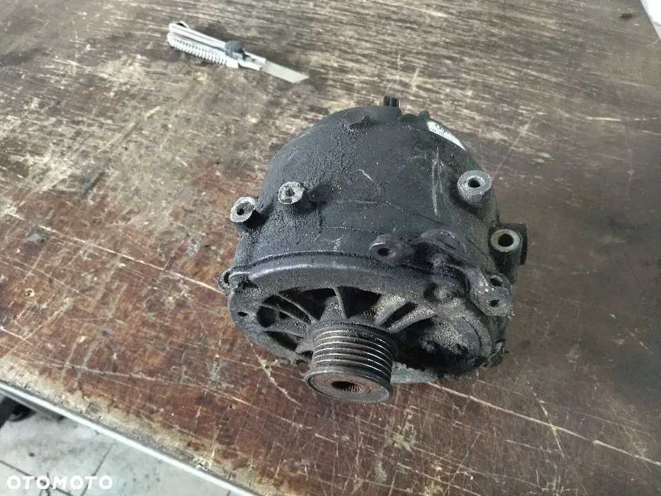 Alternator Mercedes E C klasa 2.2 2.9 chłodzony płynem 12V 190A