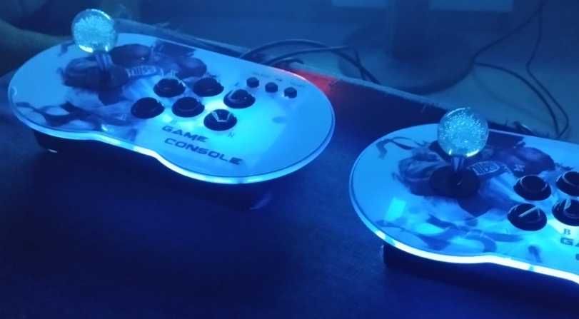 Consola com 15.000 Jogos até 4 players