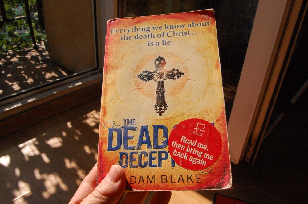The Dead Sea Deception Adam Blake. Jezus Chrystus.Zwoje.Tajemnica.