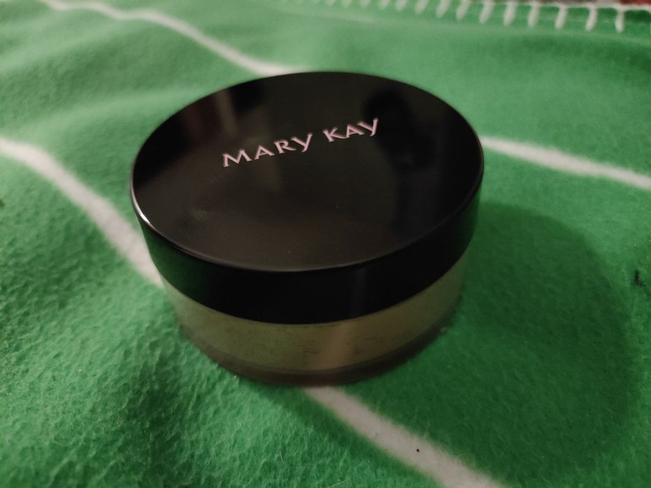 Puder sypki Mary Kay