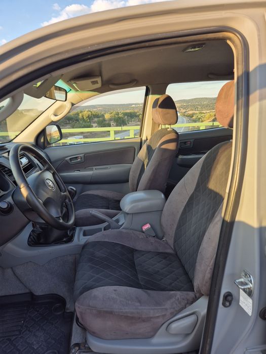 Toyota Hilux 3.0 D4D tracker