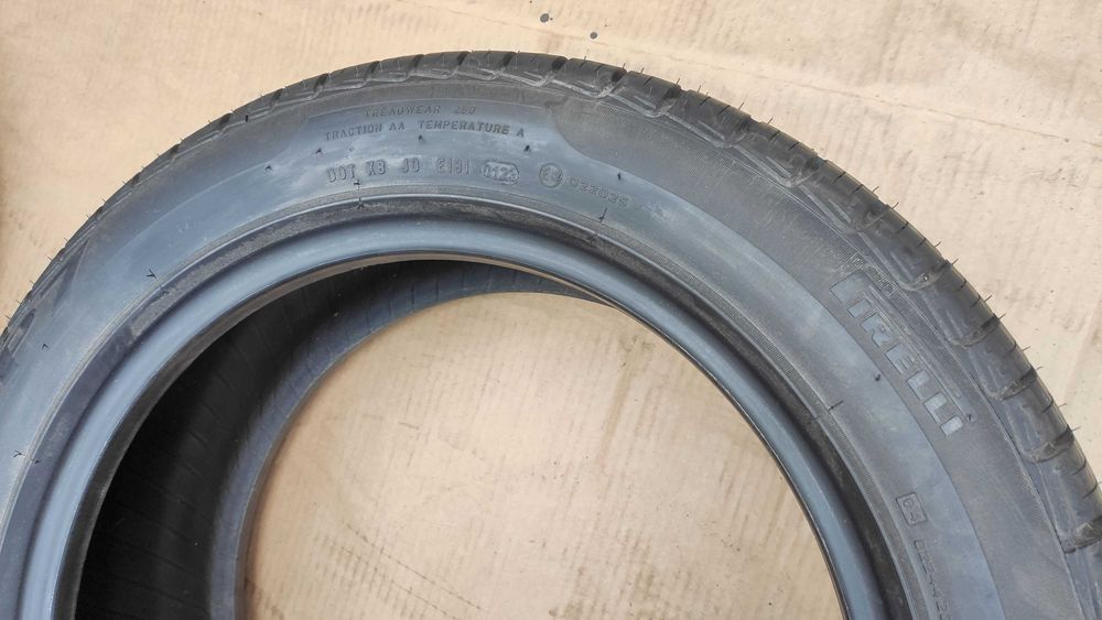 шини 215/55R17.  Pirelli.