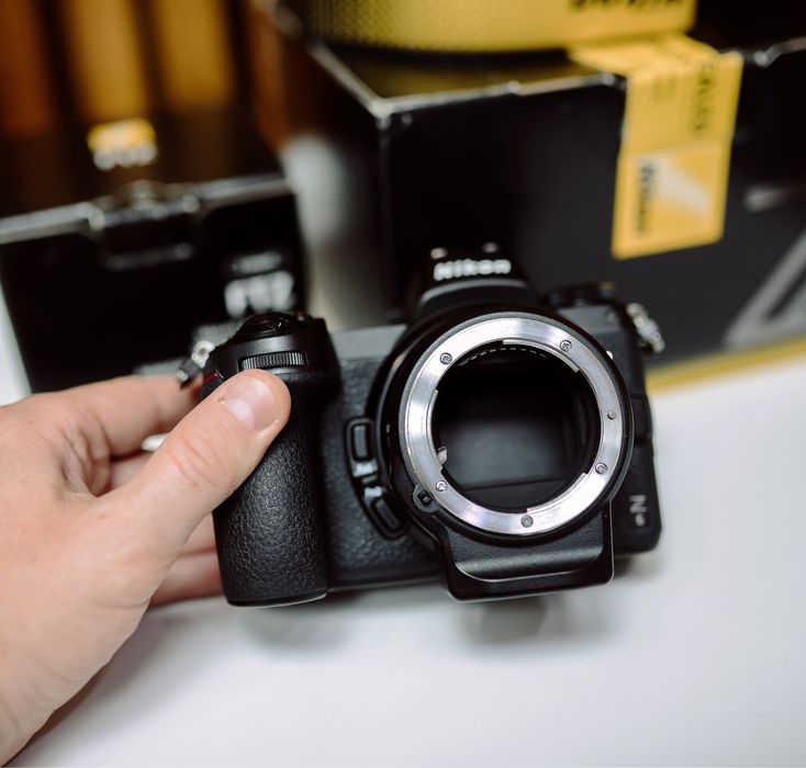 Продам Nikon Z6 (перша версія) + адаптер FTZ + карта пам’яті Sony 64GB